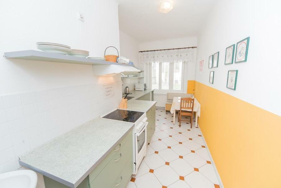 Pension U Kostela Cesky Brod Exterior photo