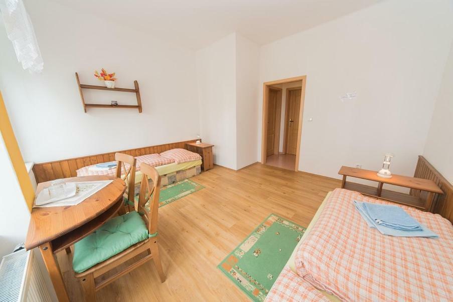 Pension U Kostela Cesky Brod Exterior photo
